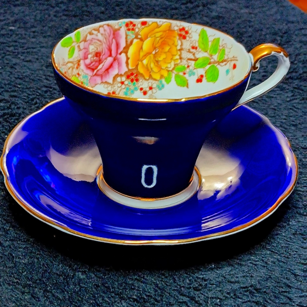 Aynsley Yellow And Pink Roses Bone China 4846 Ceramic Teacup & Saucer Cobalt